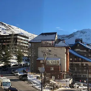Edelweis Con Vistas A La Sierra Sierra Nevada